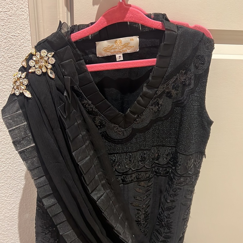 Black Ayesha Somaya gown with draped dupatta. Size 7. - Picture 4 of 6